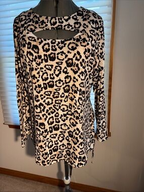 Kristin Nicole Leopard Print Long Sleeve Keyhole Tunic - Beige/Black